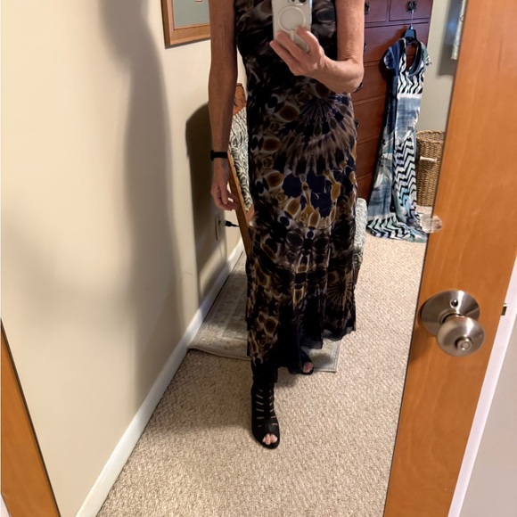 FUZZI mesh tie dye maxi dress with adjustable side slit. S - Picture 2 of 5